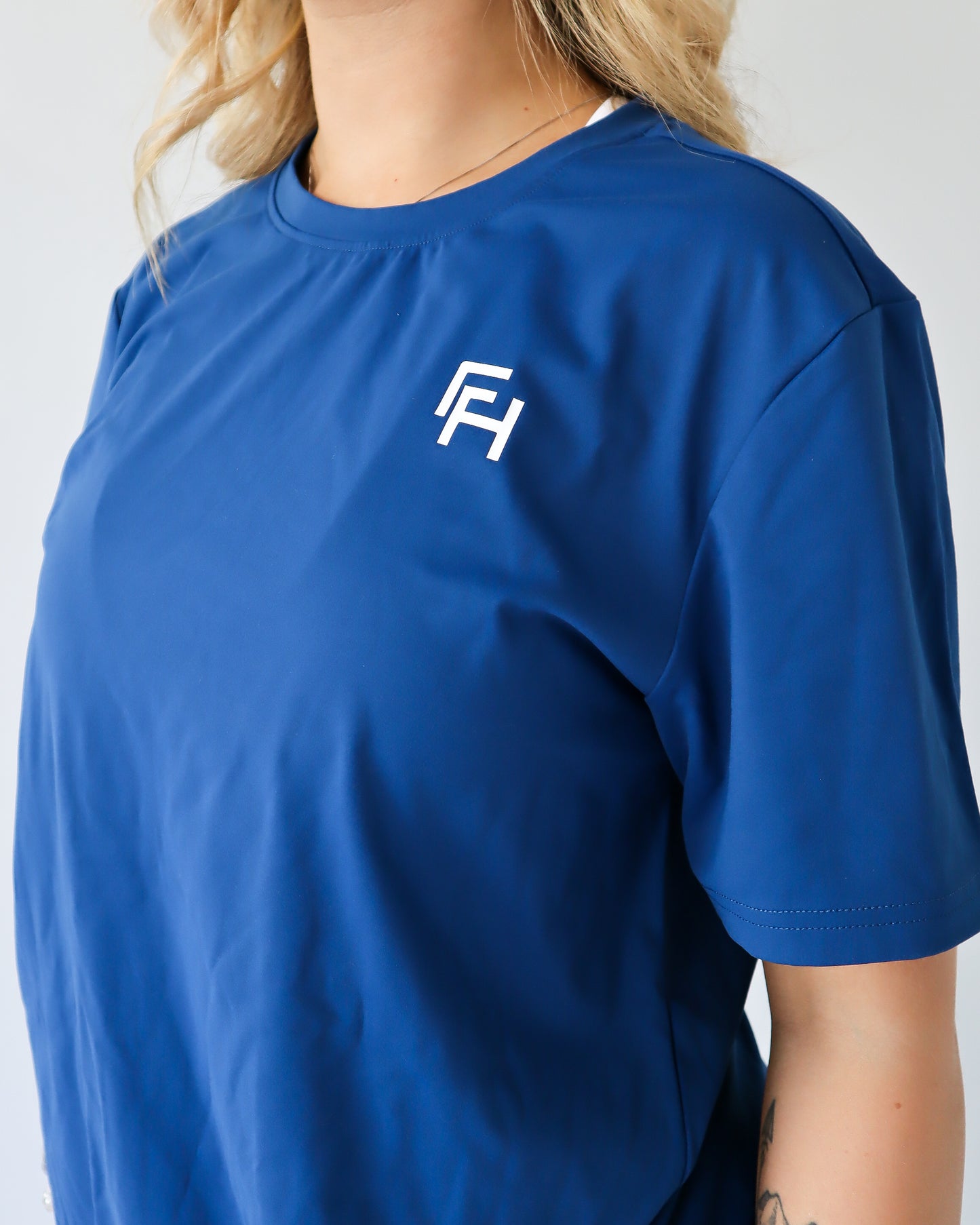 ELEVATE T-SHIRT - Azure