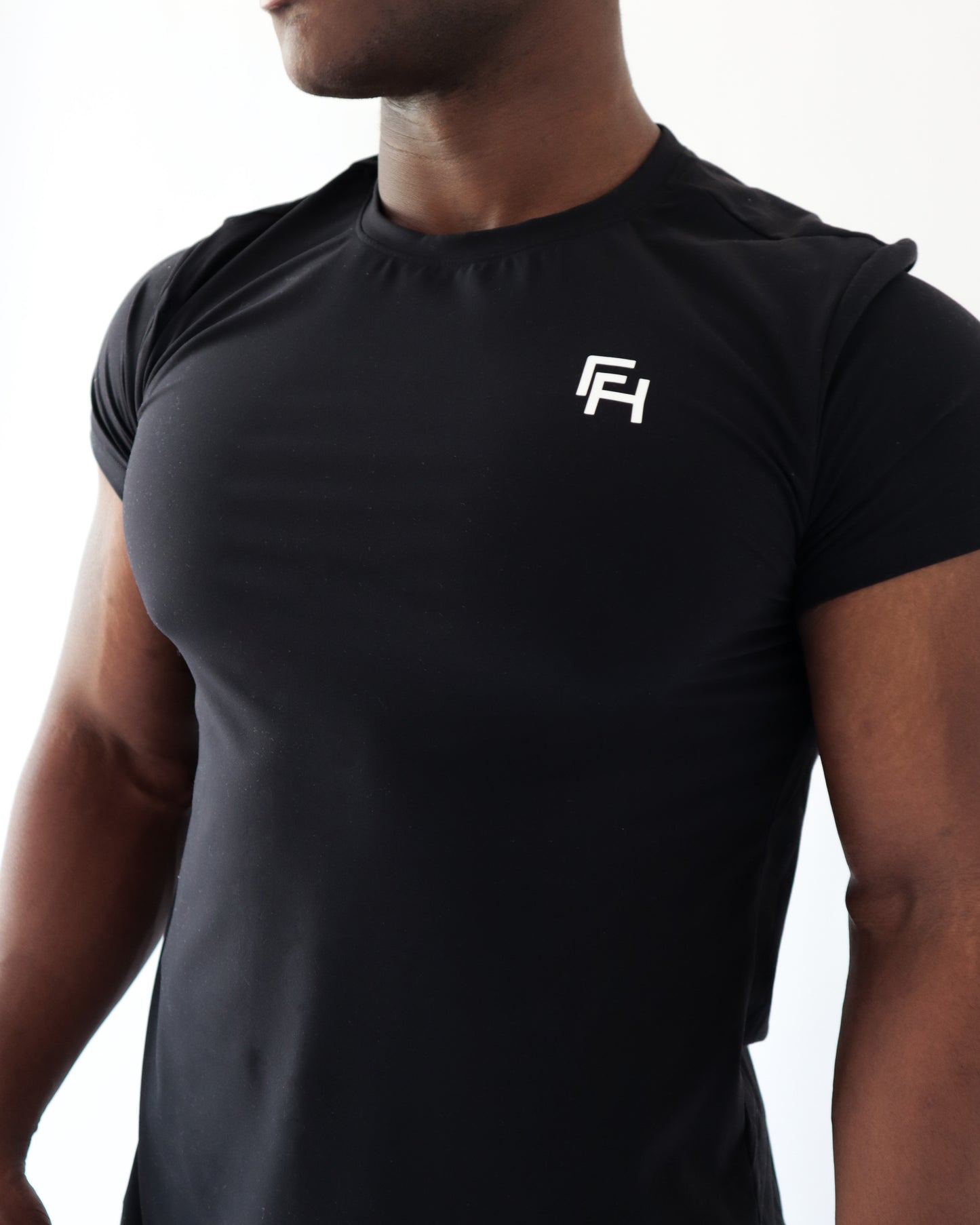 ELEVATE T-SHIRT - Black