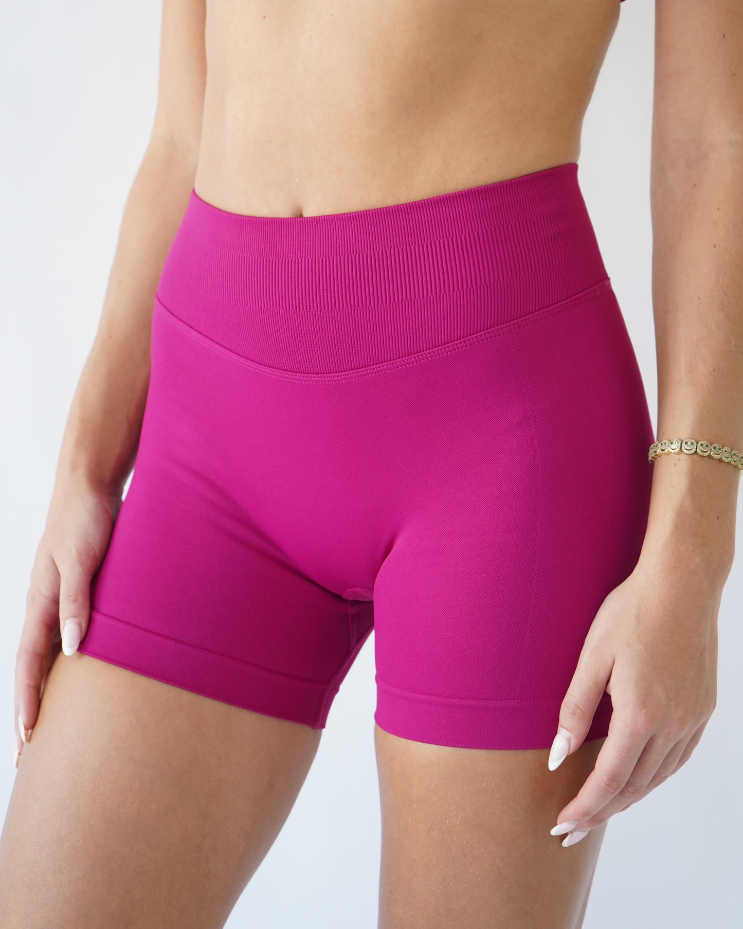 Ascend Shorts 4.5" - Fuchsia