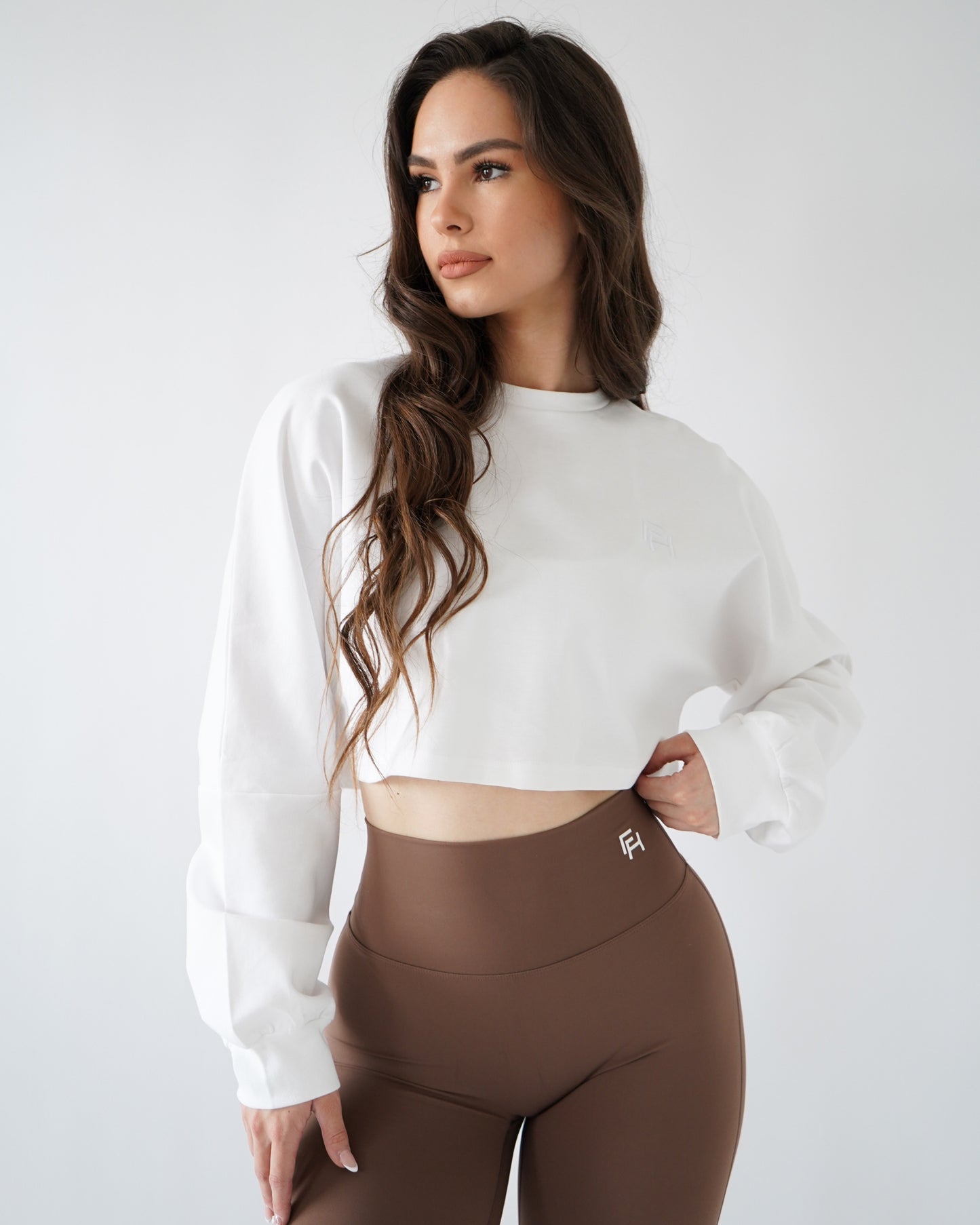 RELAXED CROP LONG SLEEVE - White