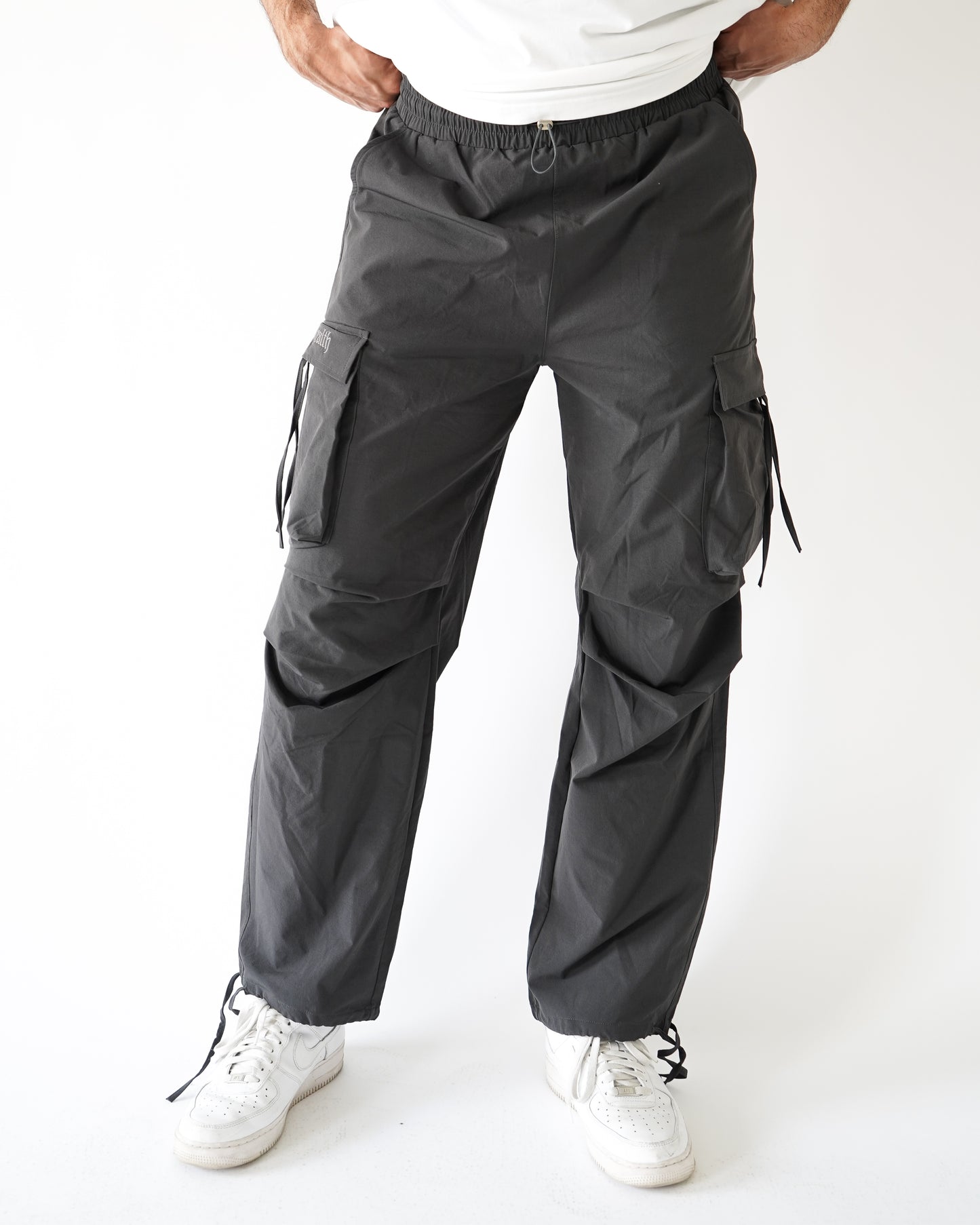 PARACHUTE CARGO JOGGERS - Shark