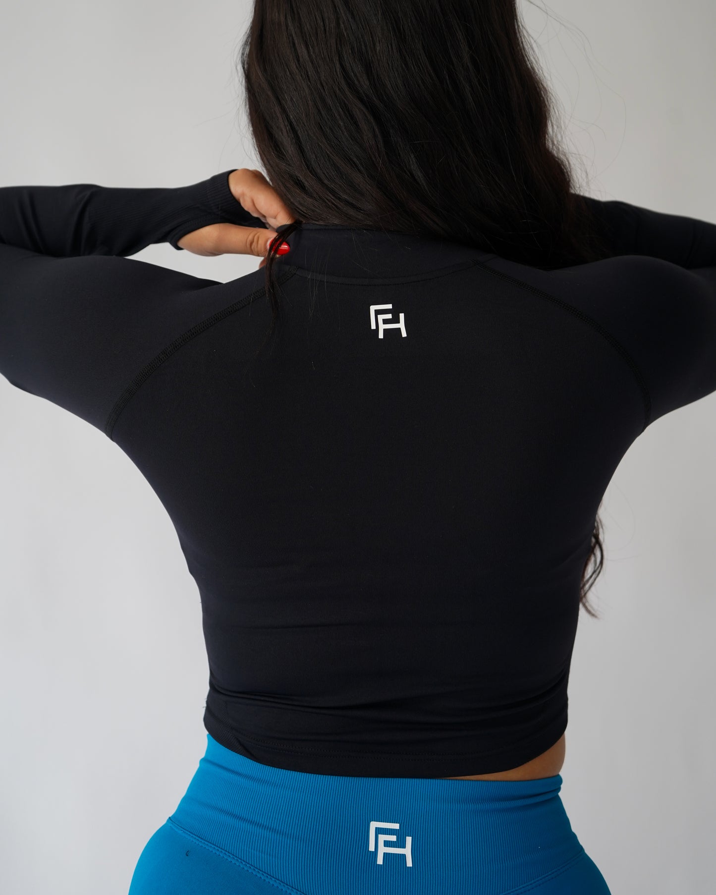 Ascend Cropped Quarter Zip - Black