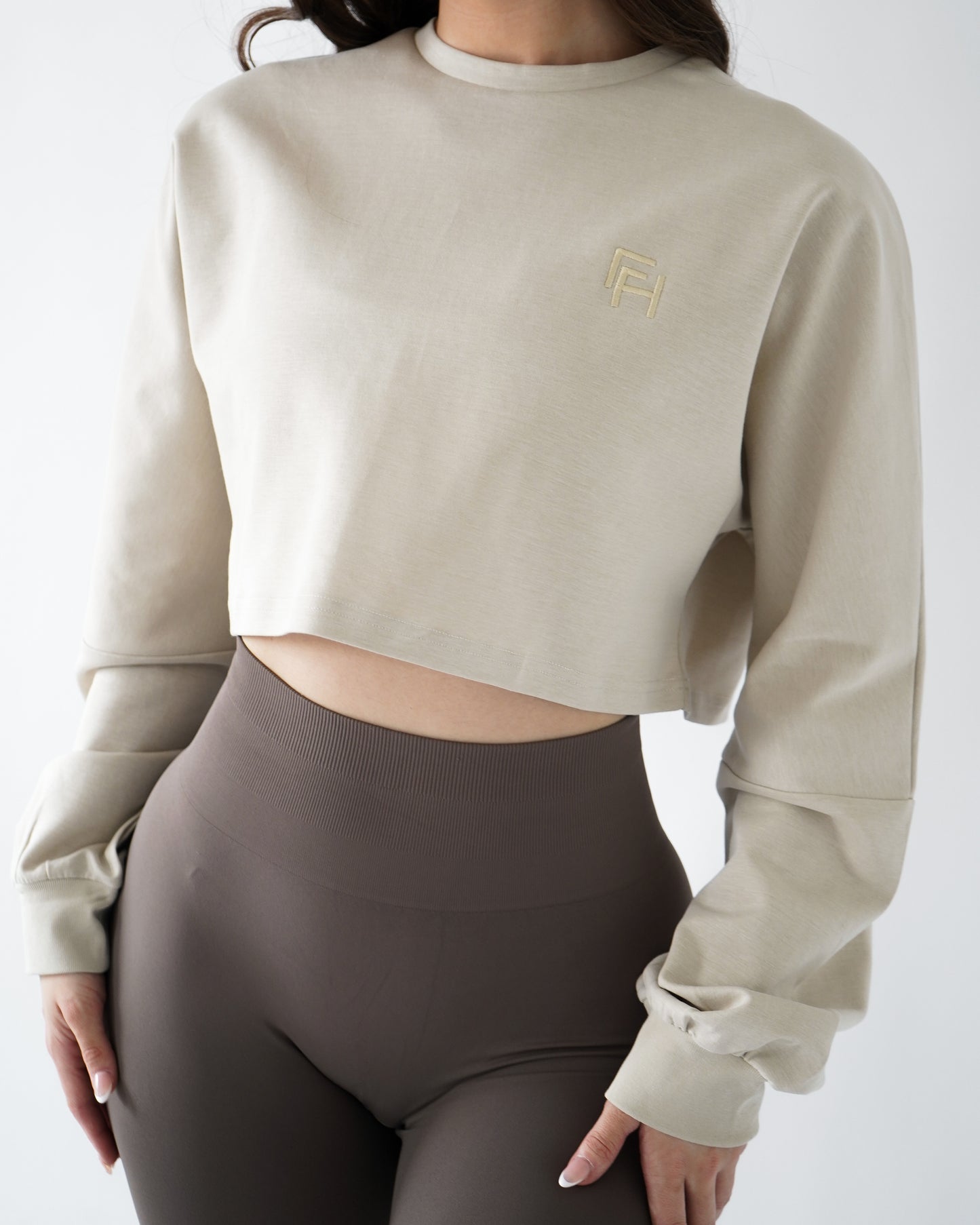 RELAXED CROP LONG SLEEVE - Oat