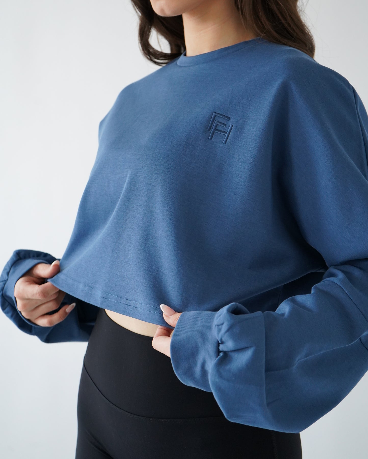 RELAXED CROP LONG SLEEVE - Denim