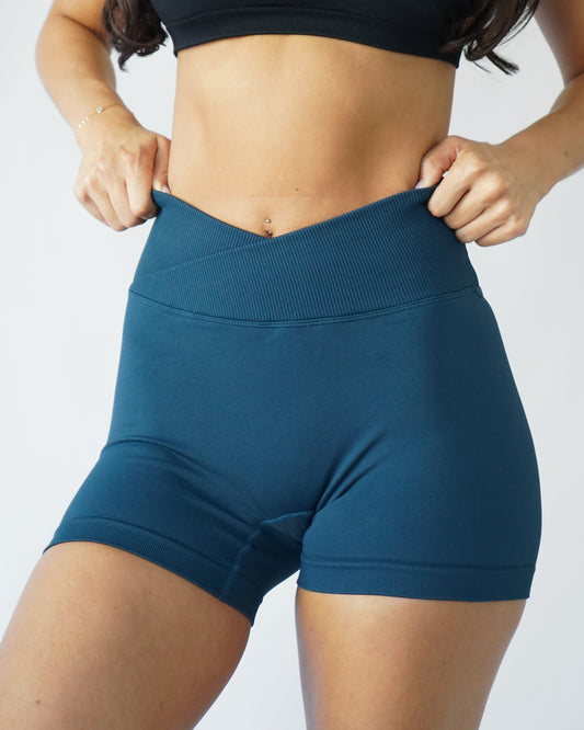 Enhance Contour V-Waist Shorts 4" - Emerald
