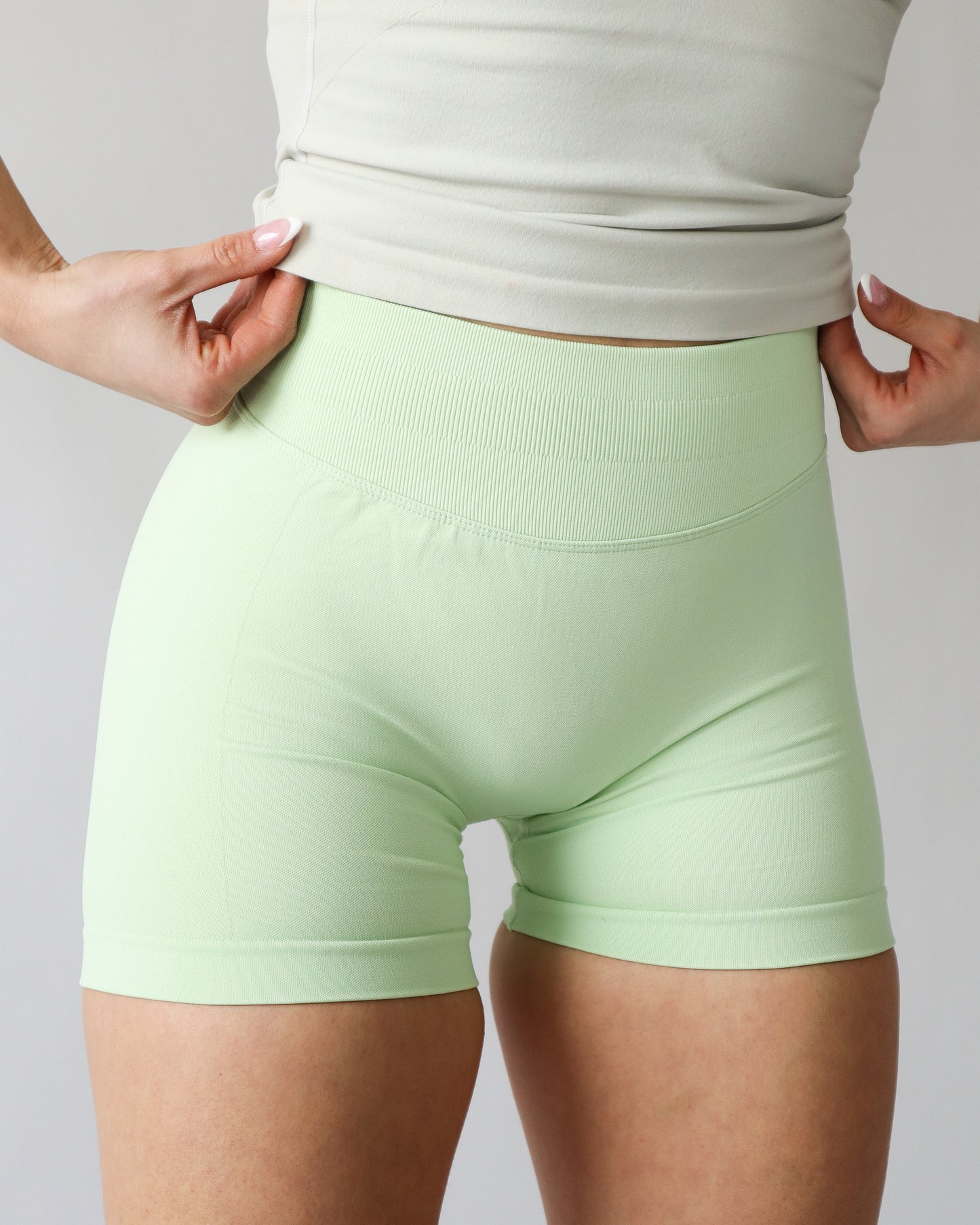 Ascend Shorts 4.5" - Lime