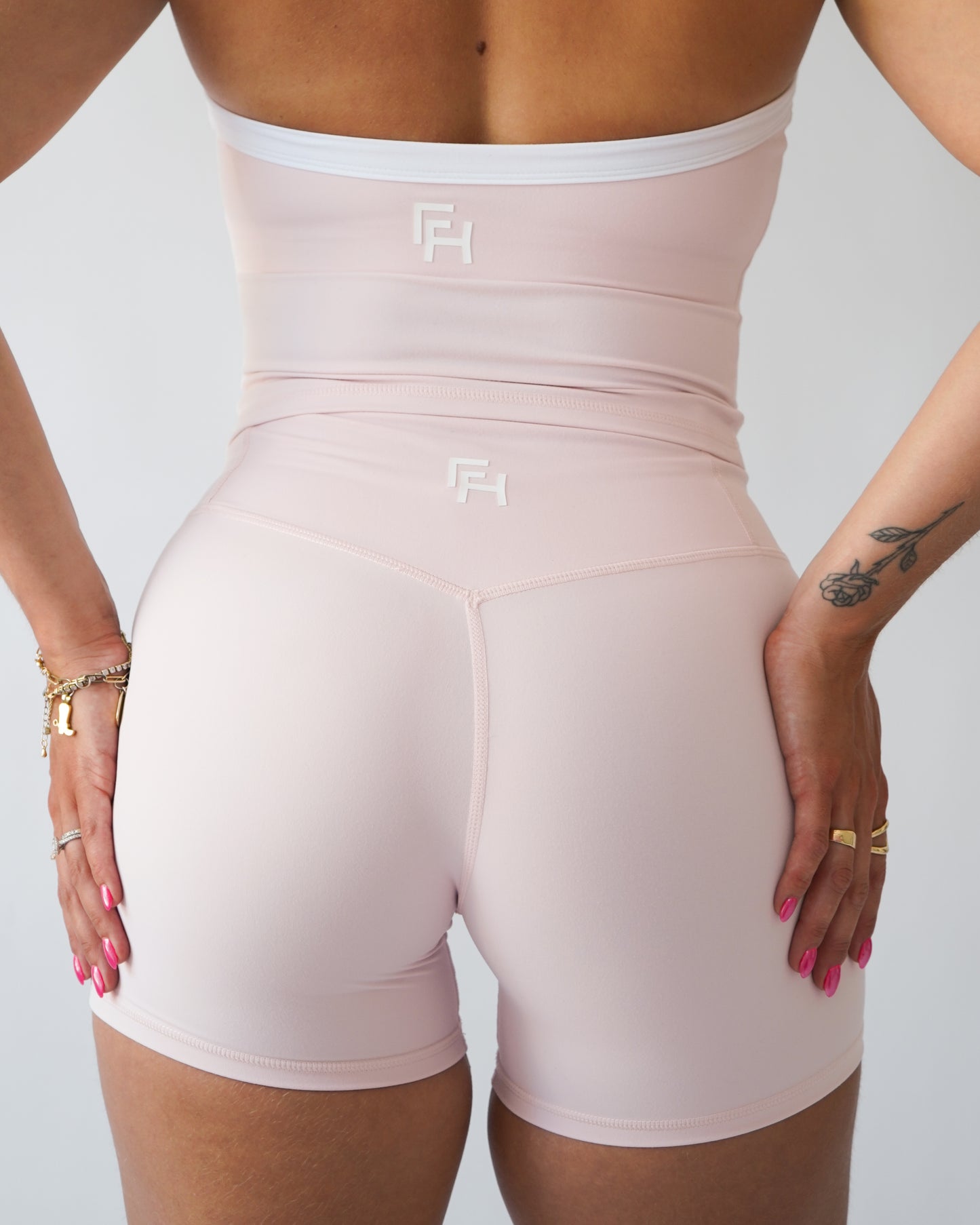 Contrast High-Waist Shorts 4.5" - Blush