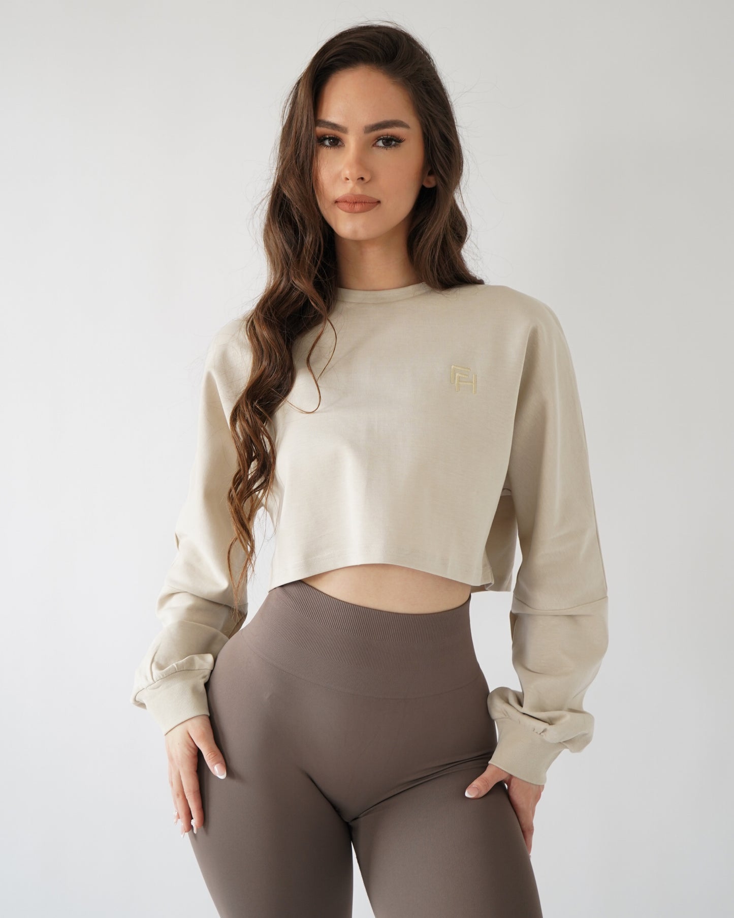 RELAXED CROP LONG SLEEVE - Oat