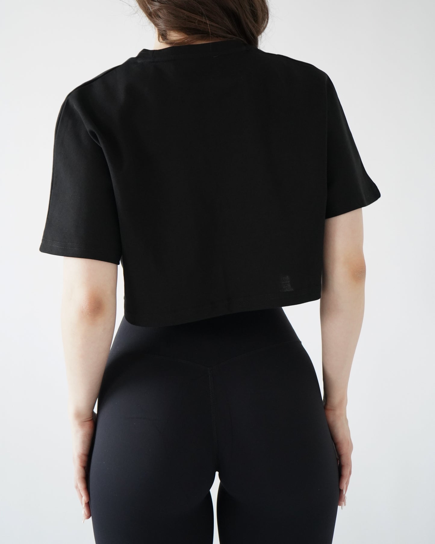 RELAXED CROP TEE- Black