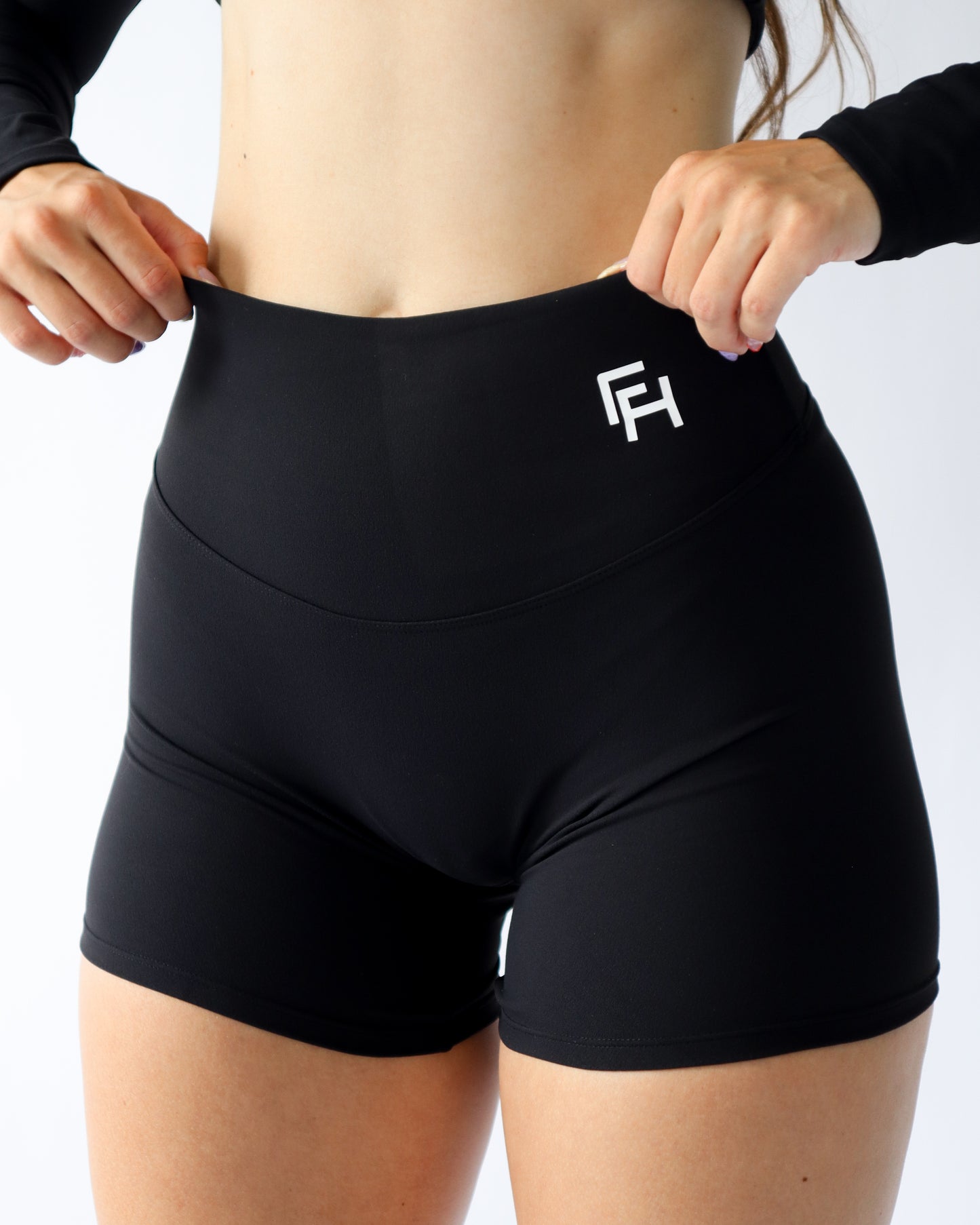 UltraSoft Mid Rise Shorts 4.5" - Black