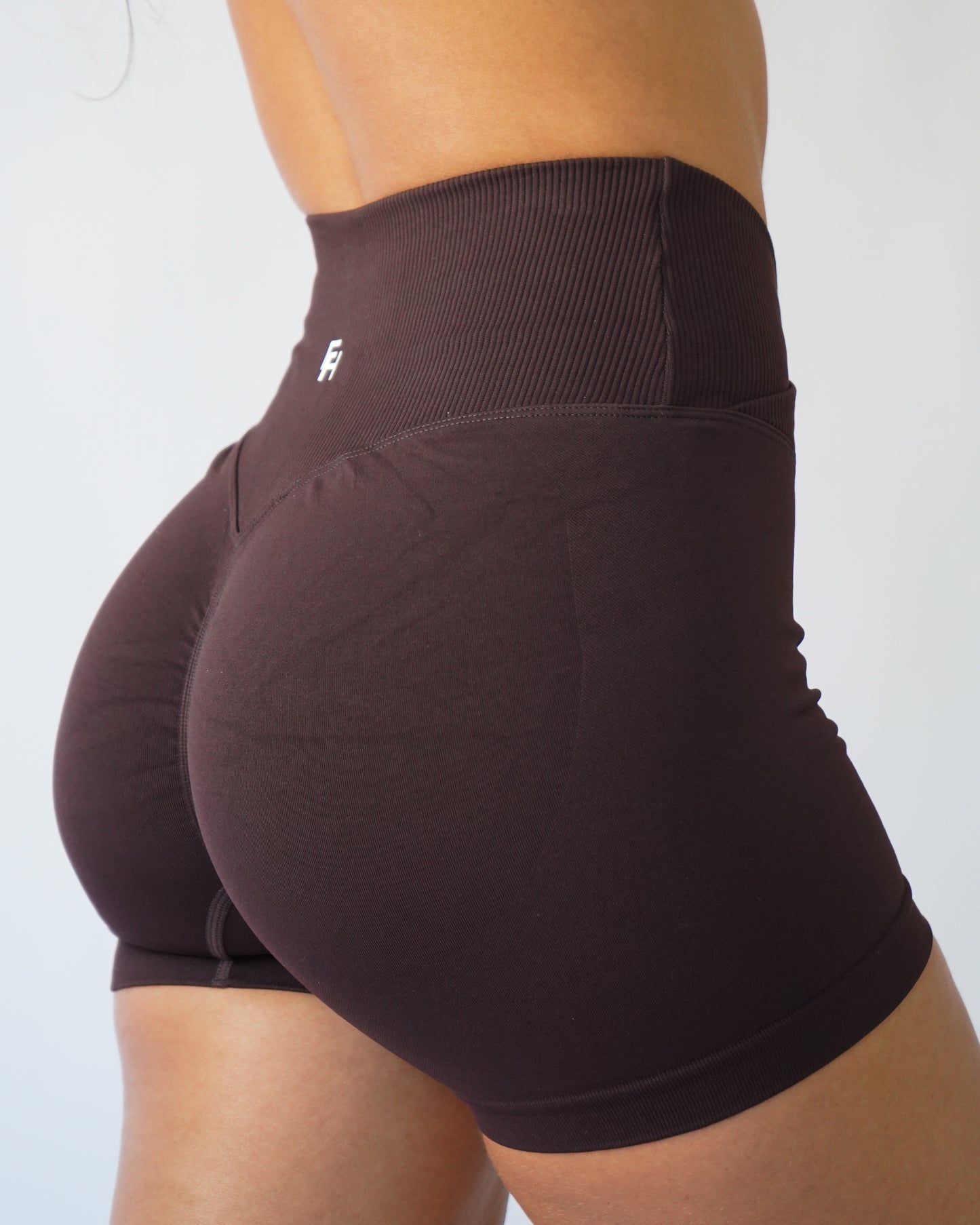 Enhance Contour V-Waist Shorts 4" - Wood