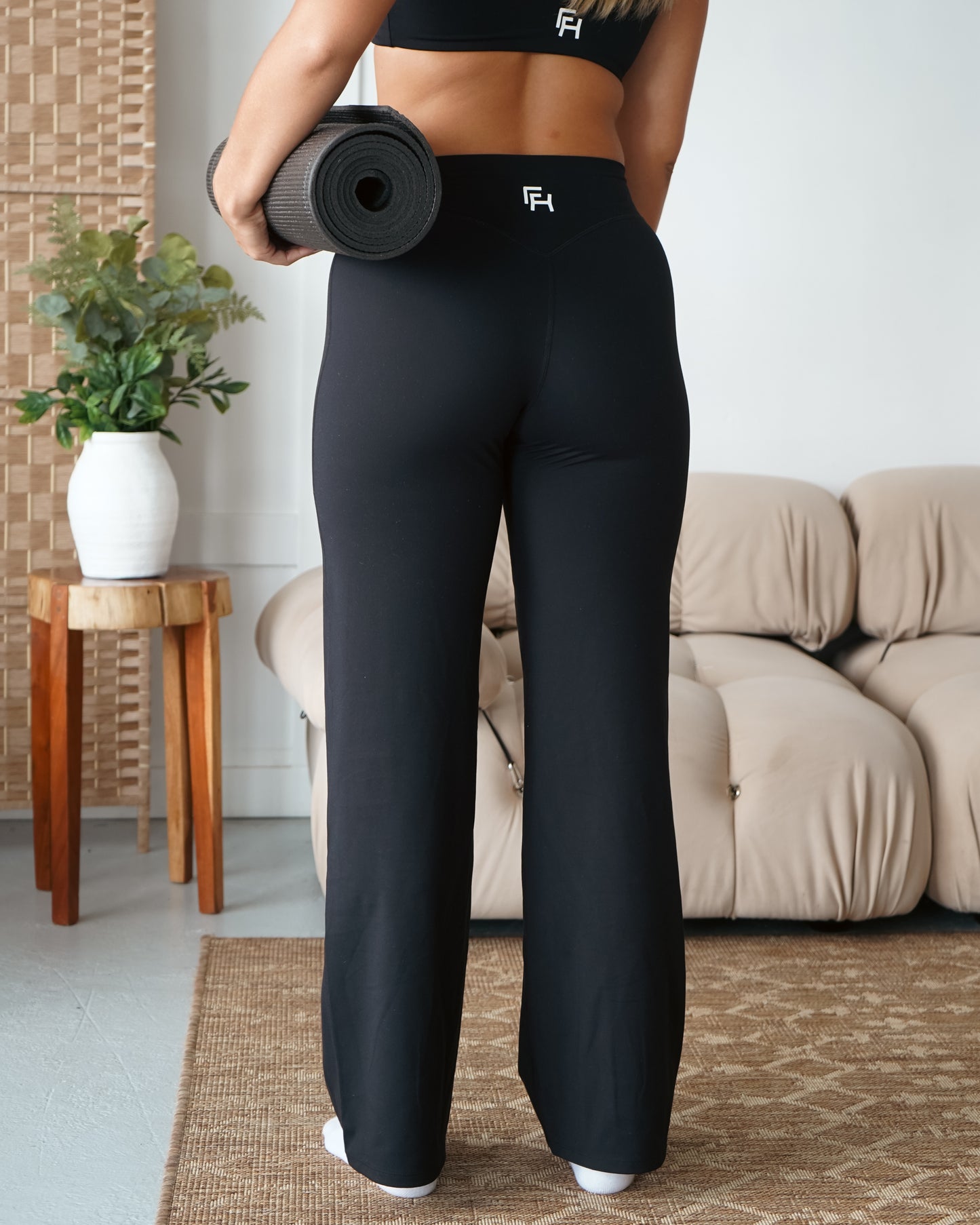 Hatha Straight Leg Pants - Black