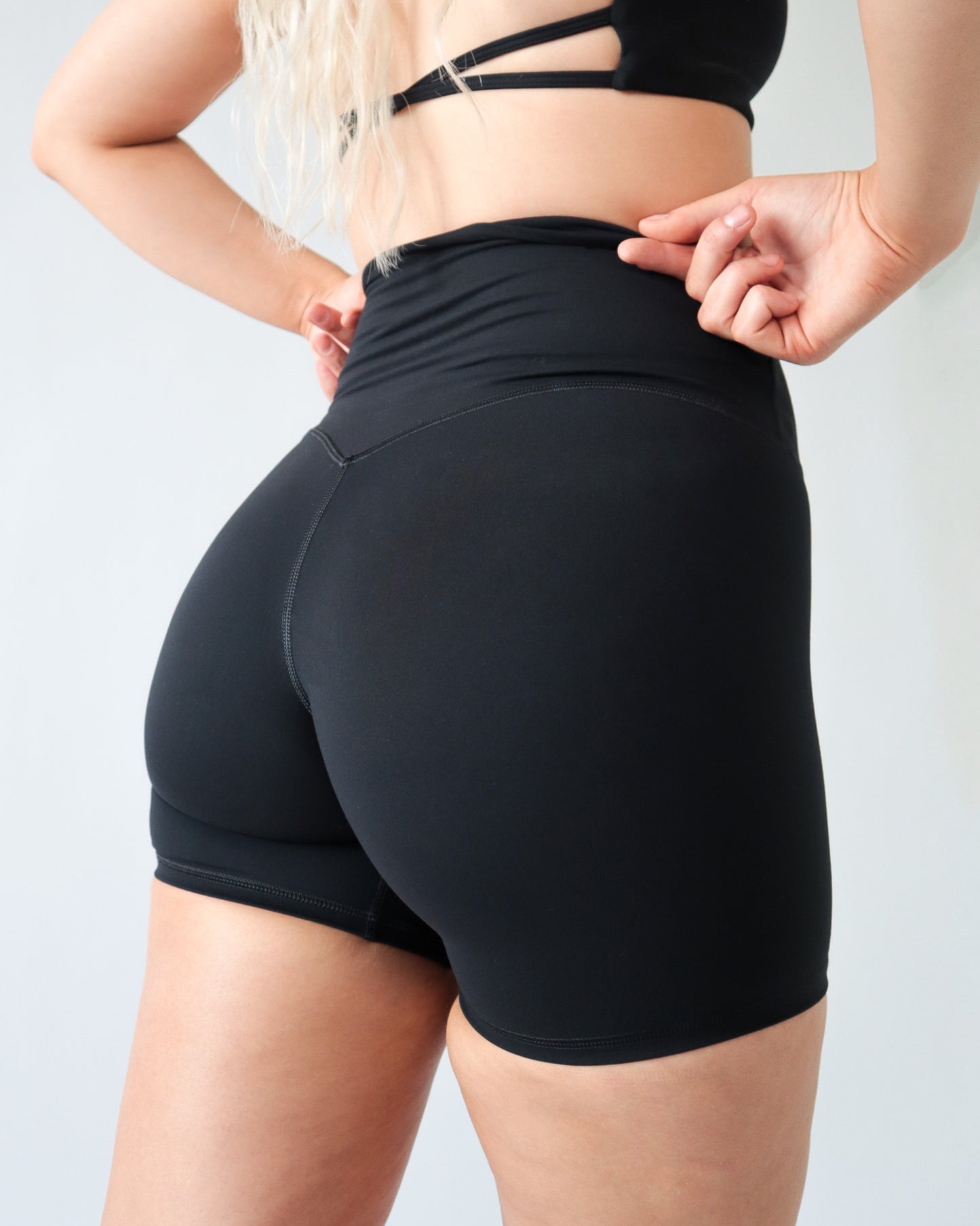PERFORMANCE BIKER SHORTS 6” - Black