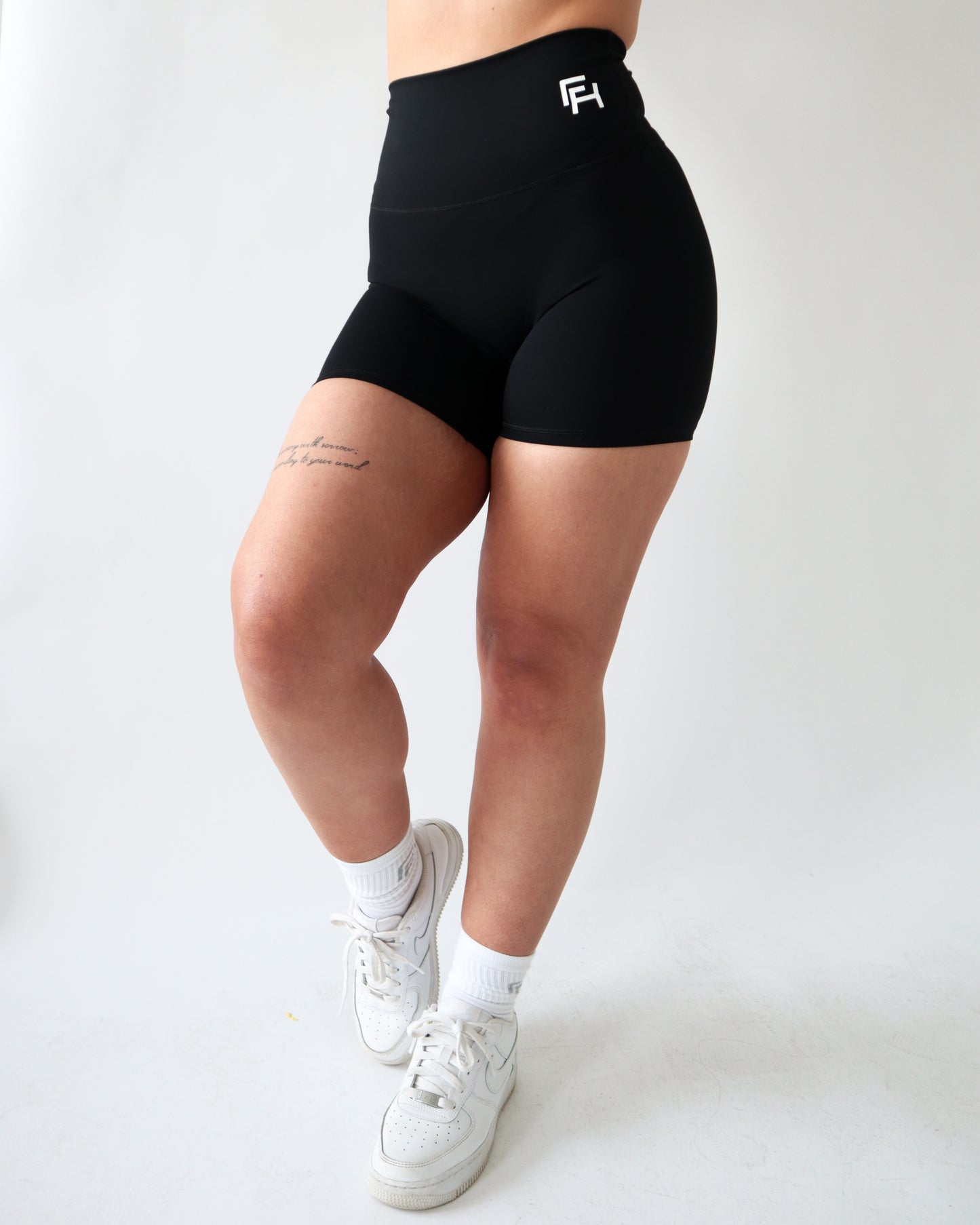 PERFORMANCE BIKER SHORTS 6” - Black