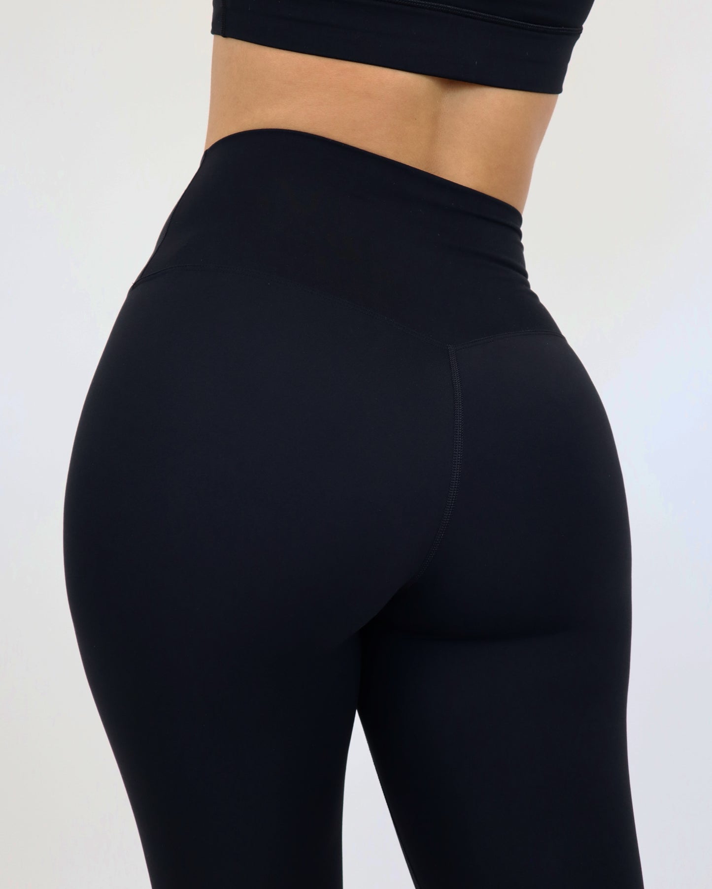 PERFORMANCE LEGGINGS - Black