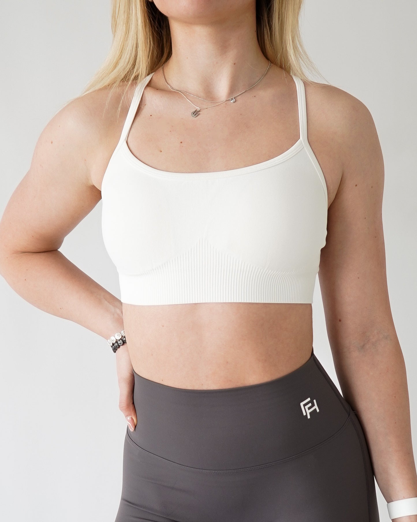 ENHANCE VITAL SPORTS BRA - White