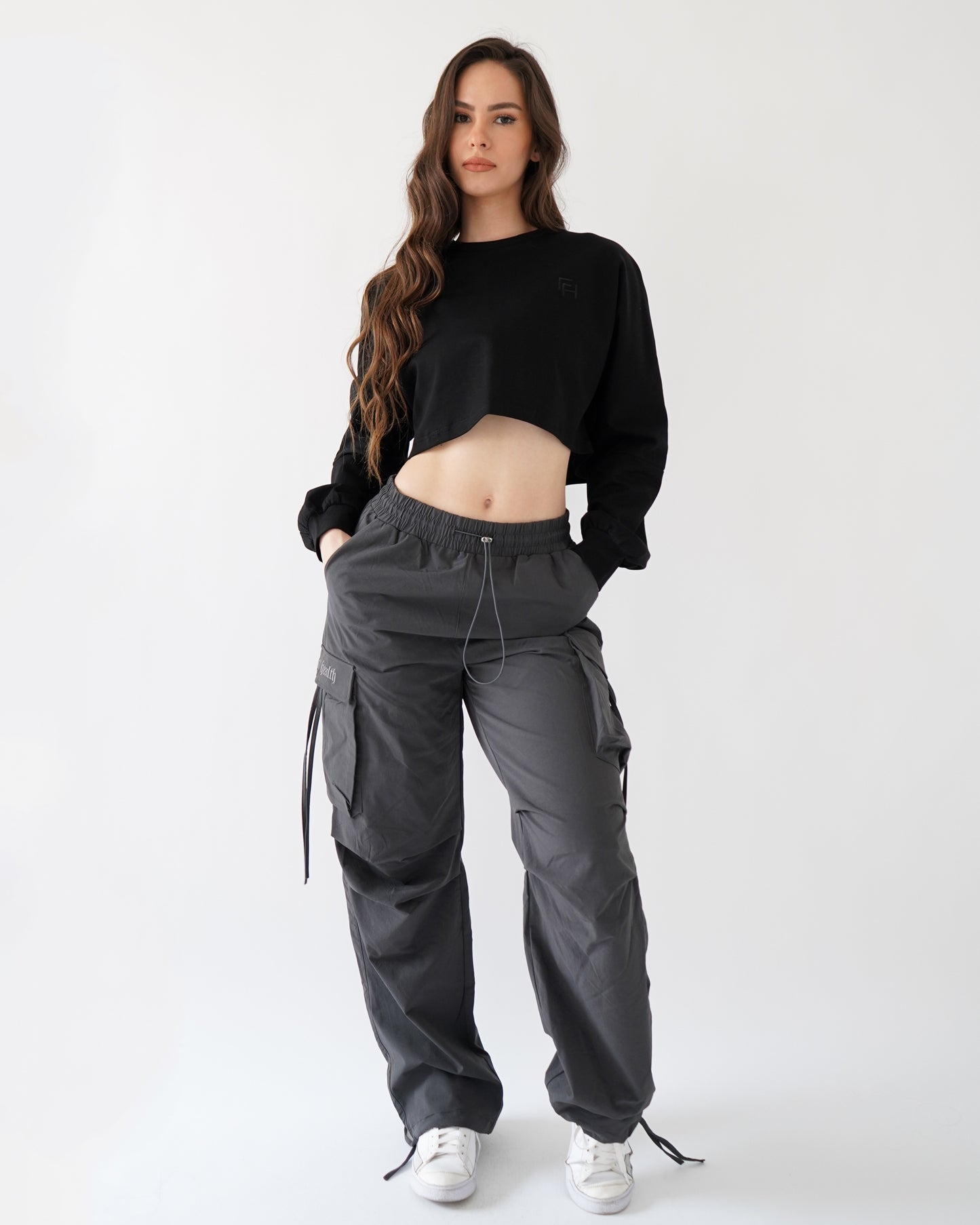 RELAXED CROP LONG SLEEVE - Black