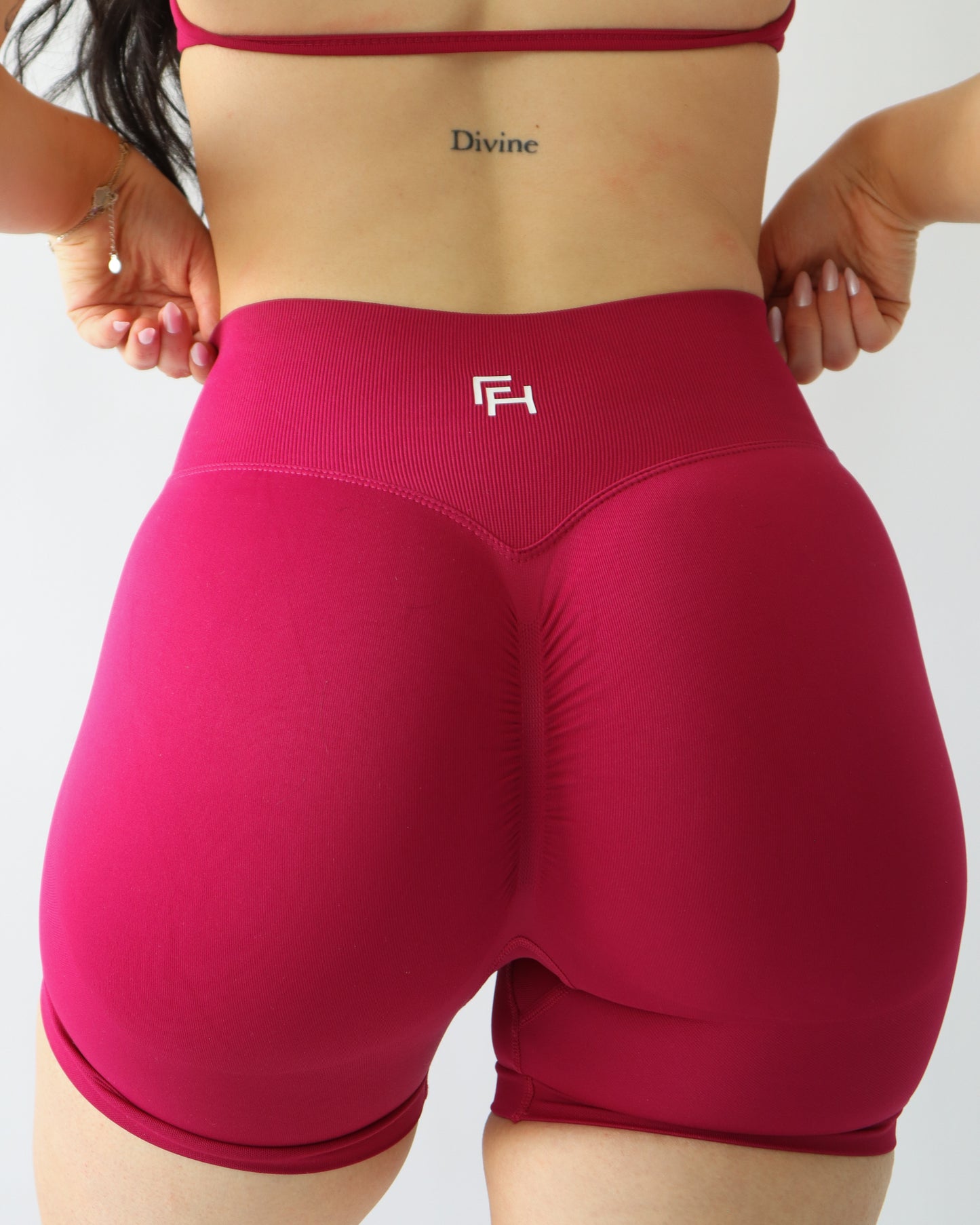 Ascend Shorts 4.5" - Pomegranate