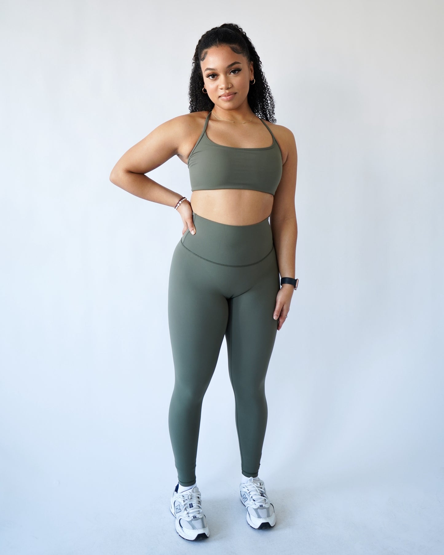 CORE SPORTS BRA - Olive