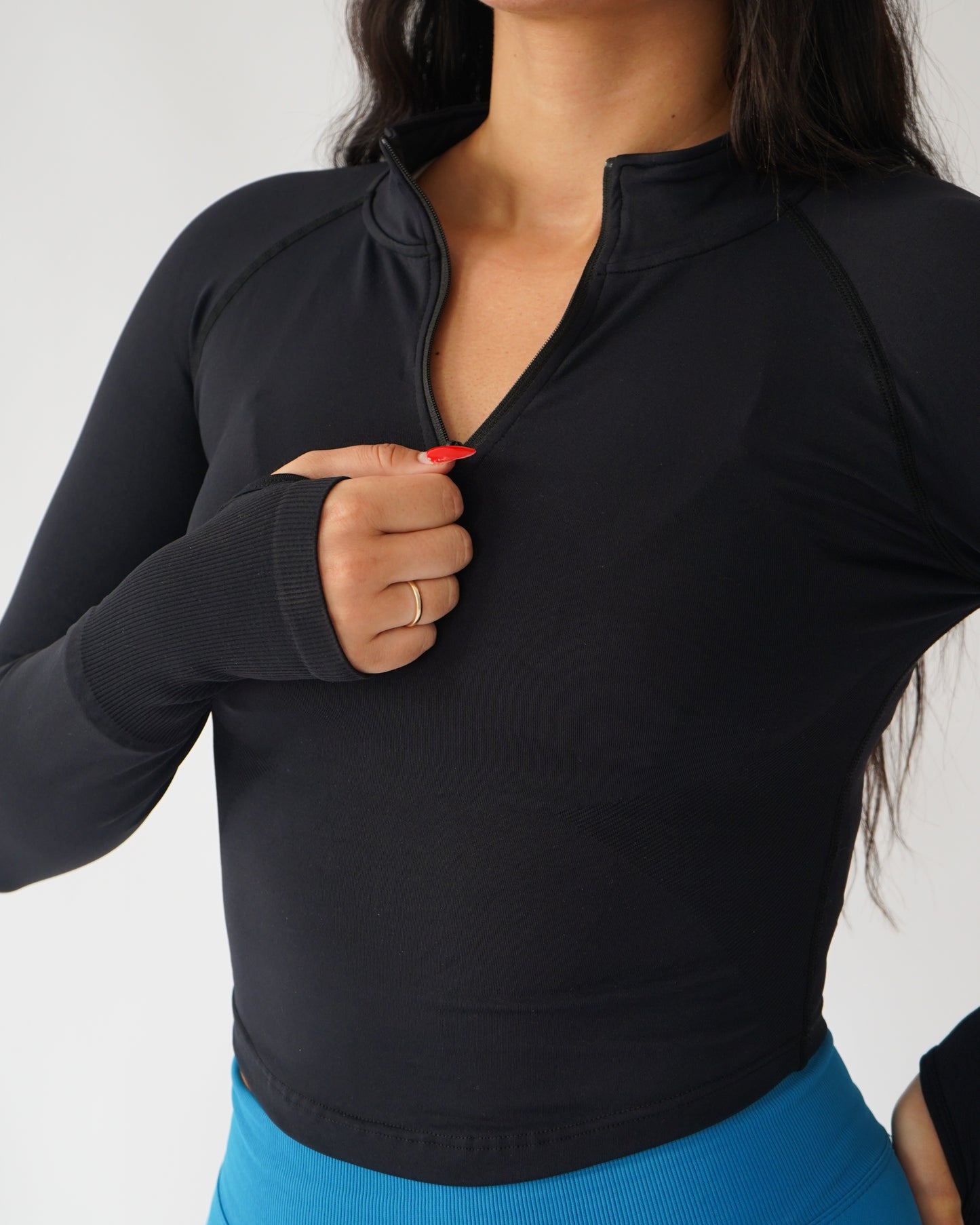 Ascend Cropped Quarter Zip - Black