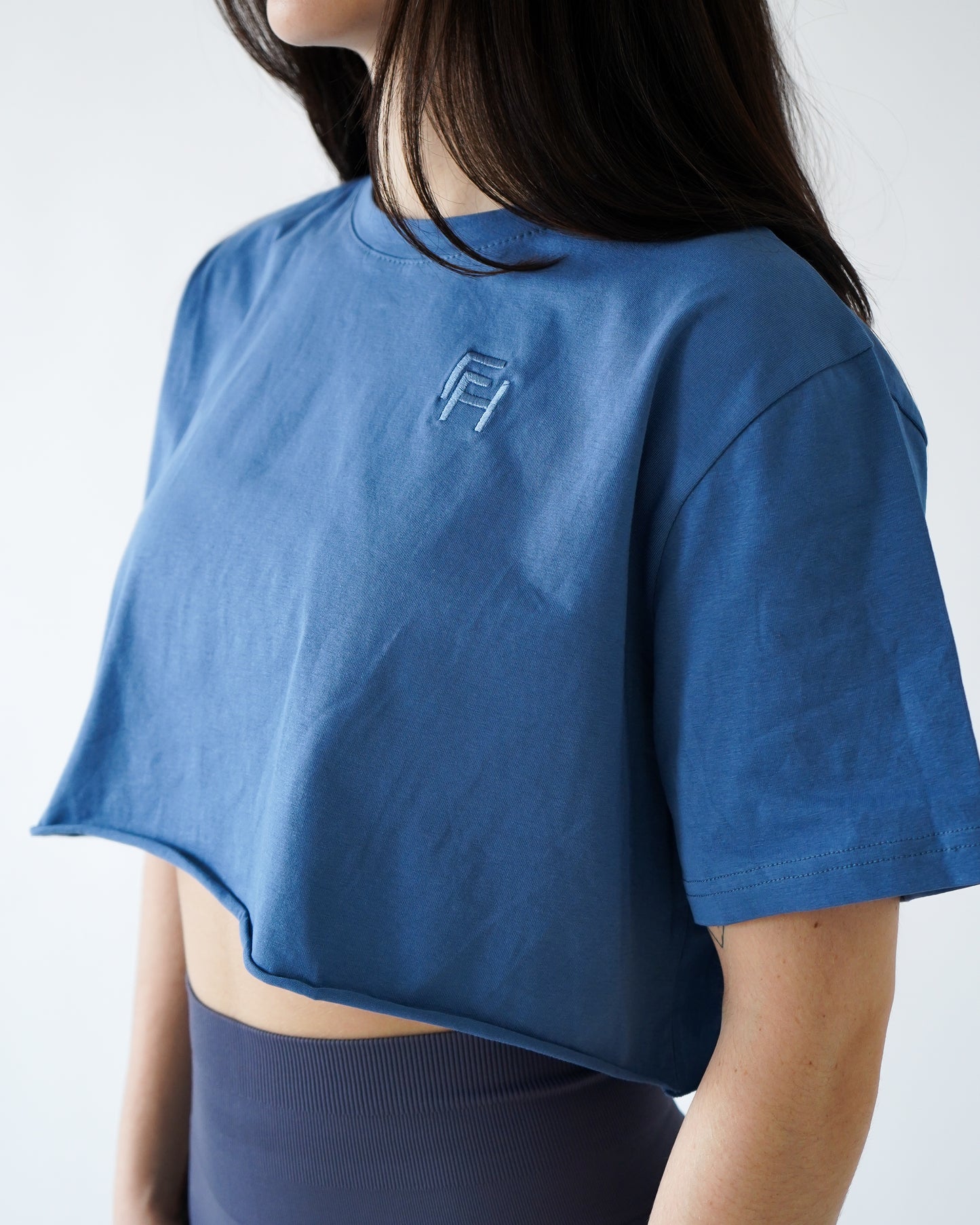 VITAL CROP TEE - Denim