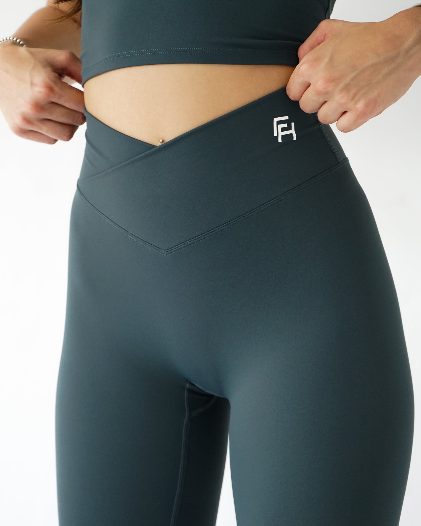 Impact V-Waist Leggings - Emerald