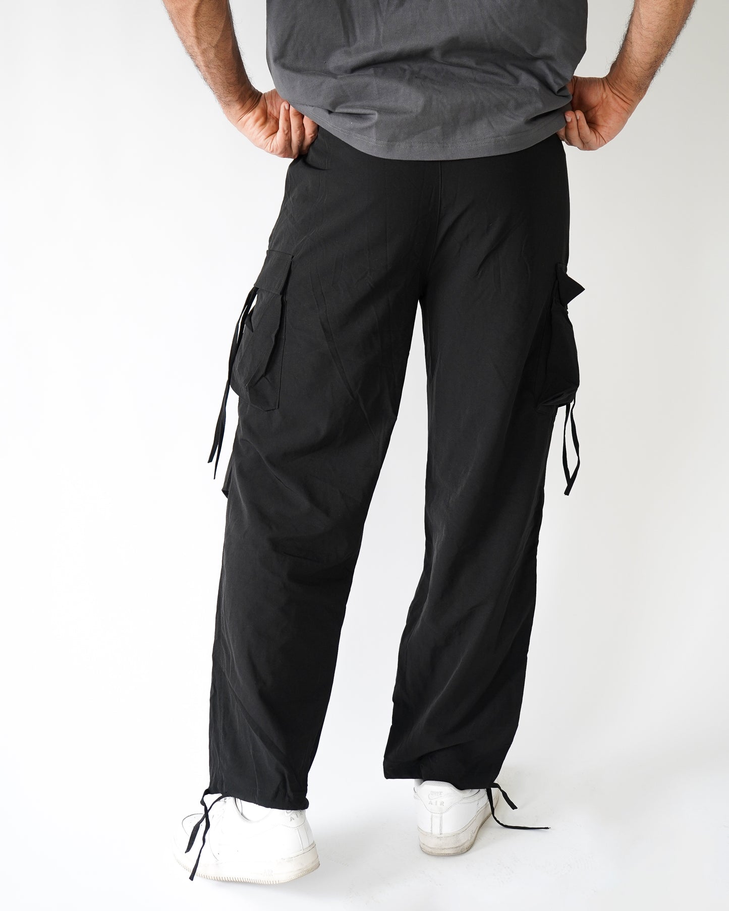Parachute Cargo Joggers - Black
