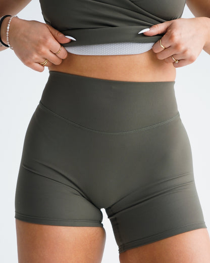 Hatha Shorts 3" - Pine