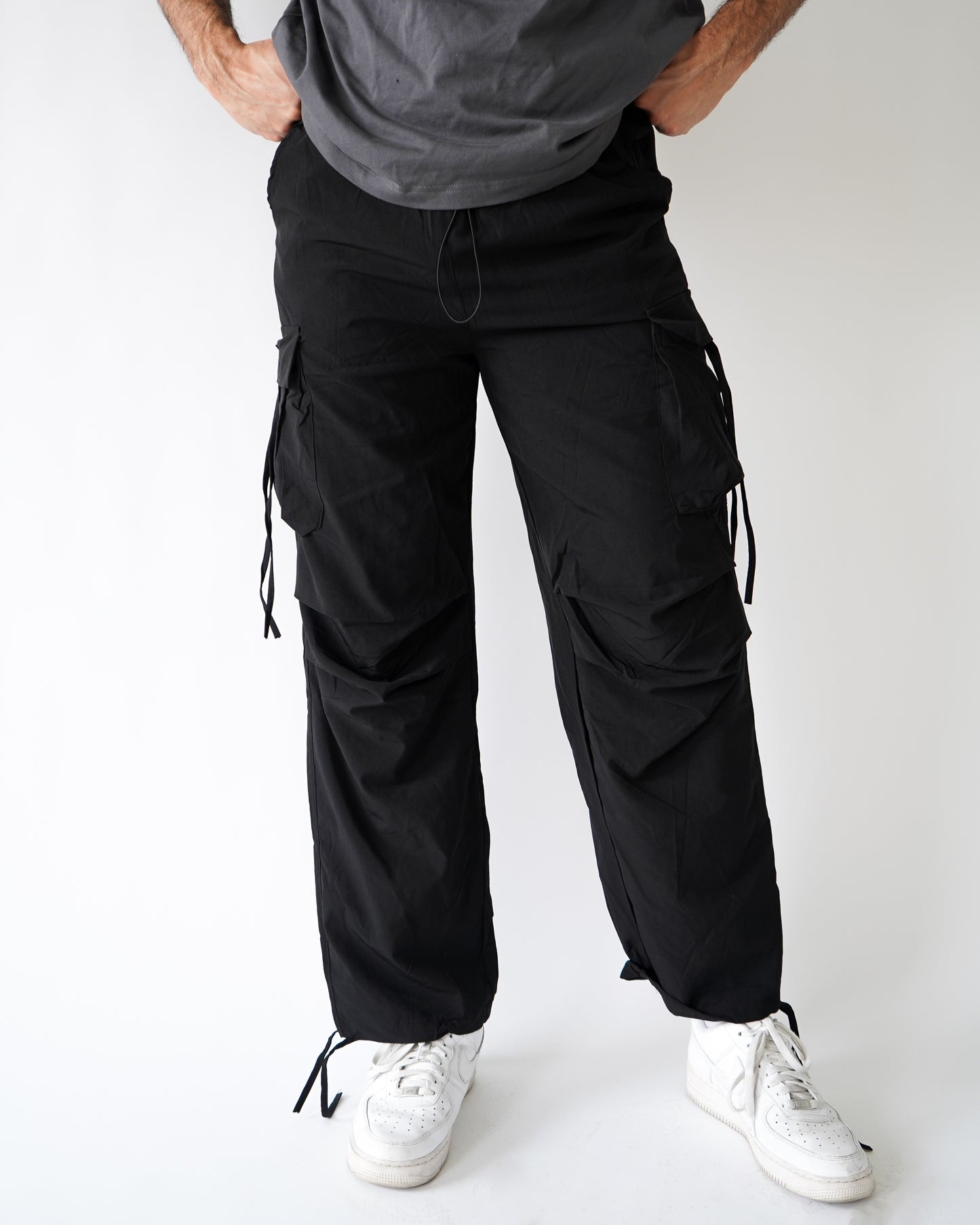 Parachute Cargo Joggers - Black