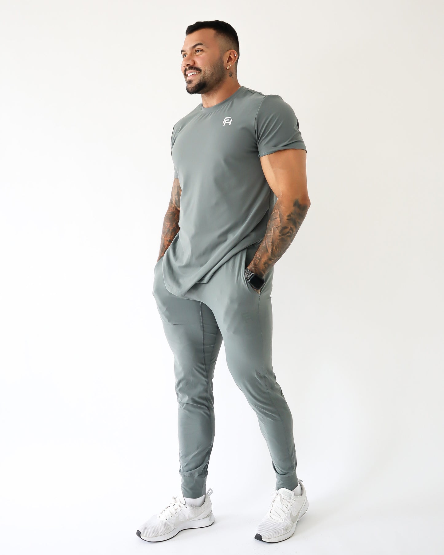 ELEVATE JOGGERS - SHADOW
