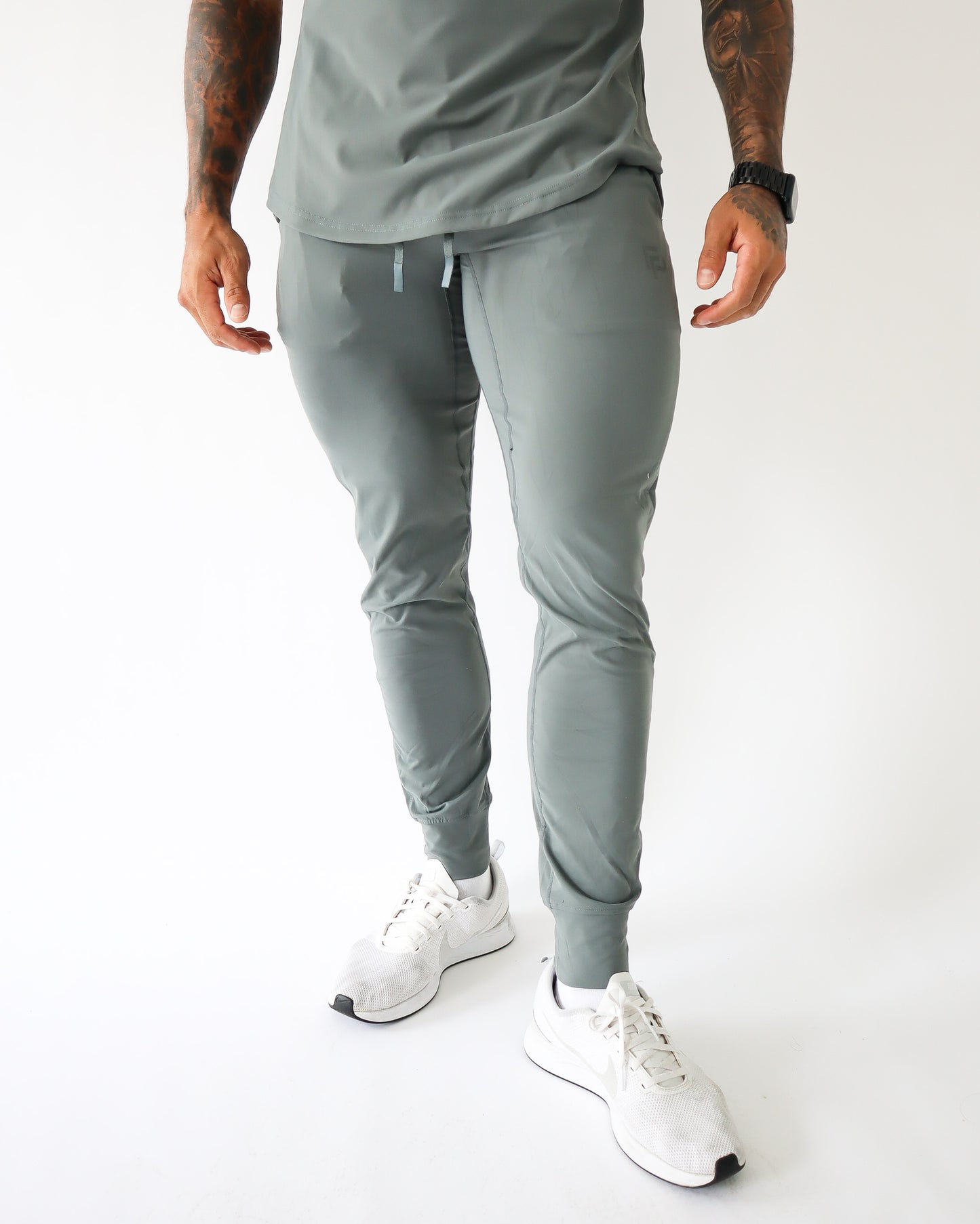 ELEVATE JOGGERS - SHADOW